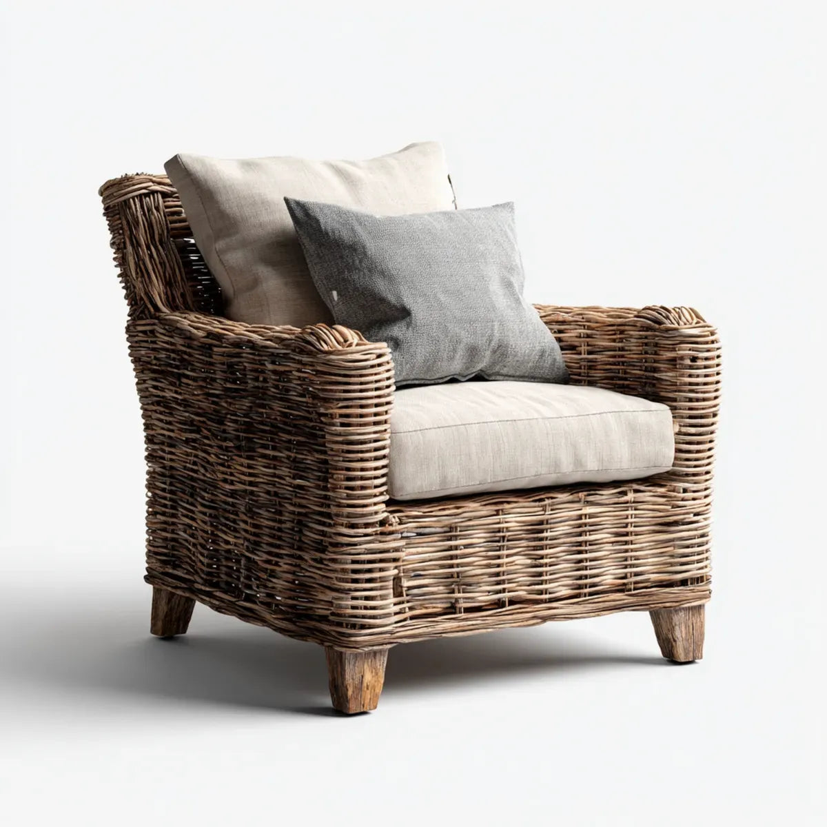 Fauteuil de salon en osier tressé marron avec coussins beige et gris dossier rectangulaire 78 x 82 x 90 cm