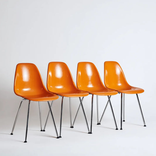 Lot de 4 chaises de salle à manger orange à coque arrondie en polypropylène et acier chromé 48 x 52 x 82 cm